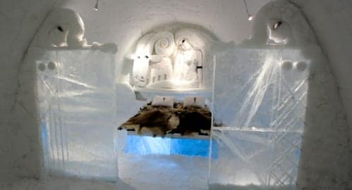 The ICEHOTEL : A Building with an Expiration Date