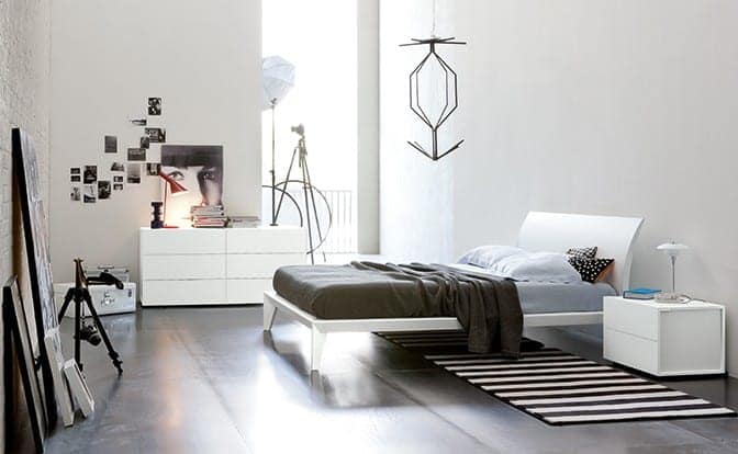 Prince-white-laquered-wood-bed